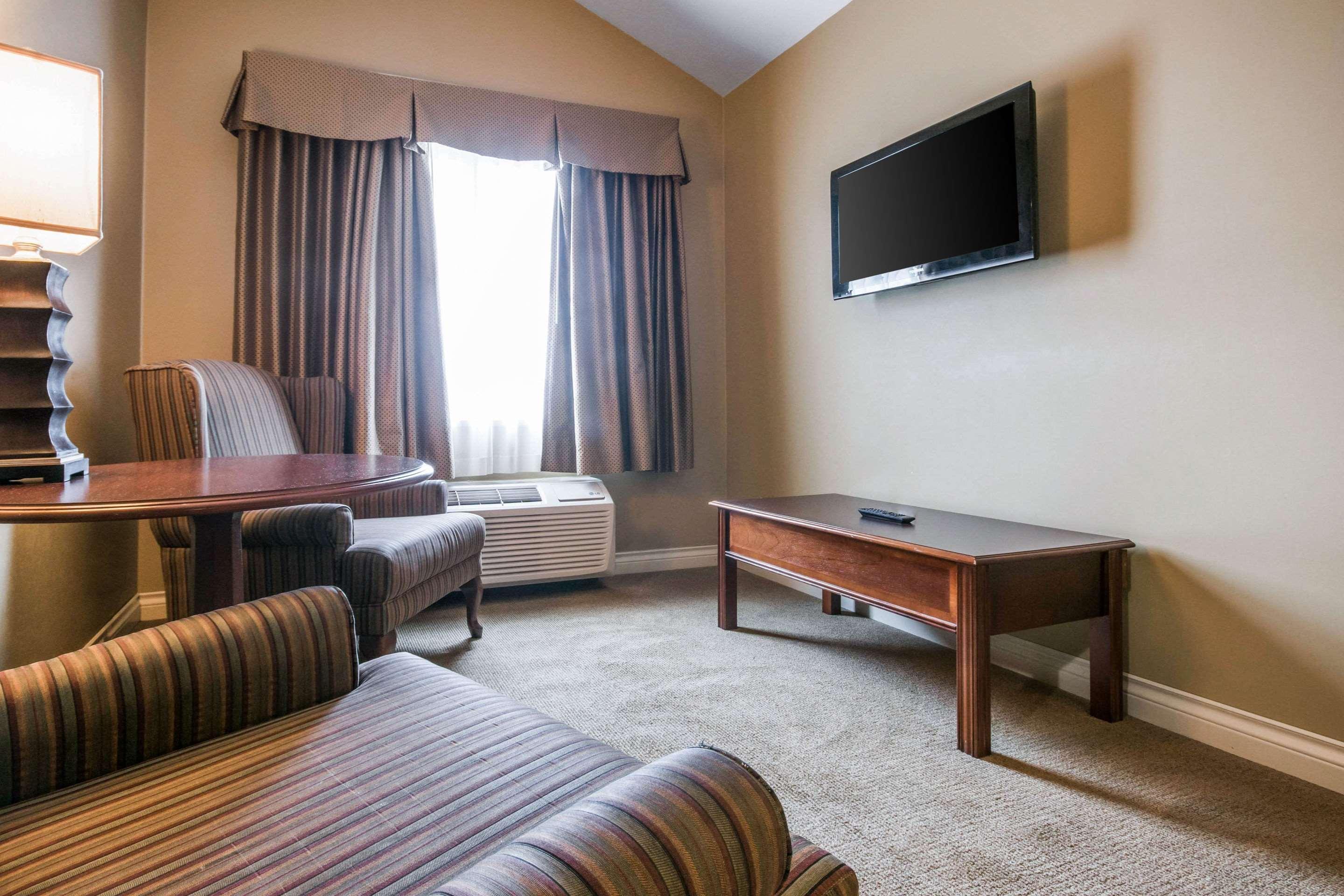 Clarion Hotel & Conference Centre Abbotsford Exteriör bild